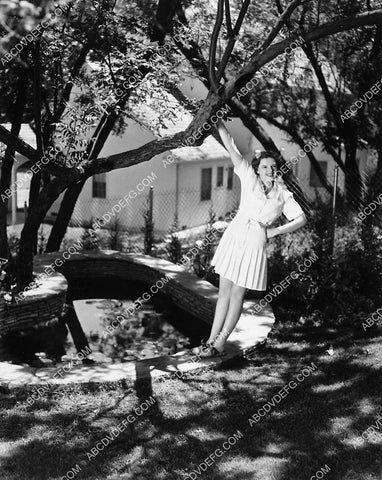 Judy Garland in the backyard 2350-10