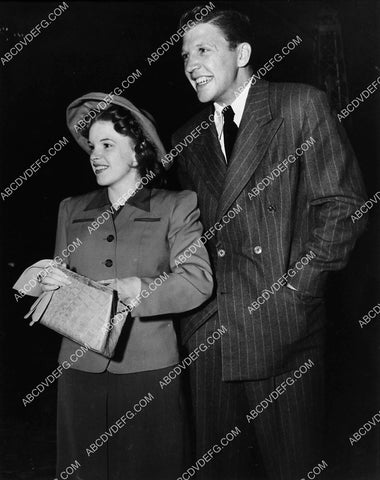 candid Judy Garland and Dan Dailey 2351-24