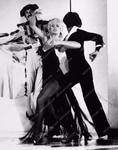 Joey Heatherton ripping up the dance floor photo 2363-06