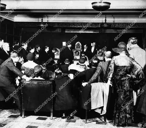 cool demonstration of new 1931 television sets 2373-23