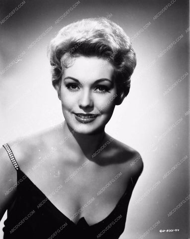 Kim Novak portrait 2412-08