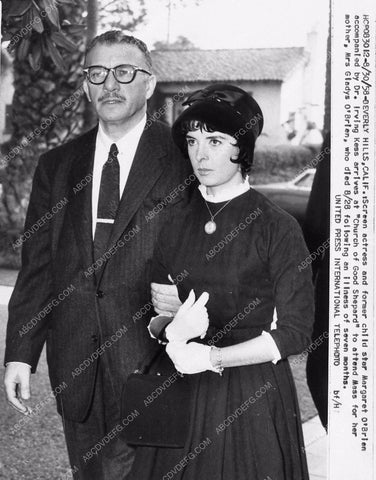 Margaret O'Brien Dr. Irving Kess at mother's funeral news photo 2525-25
