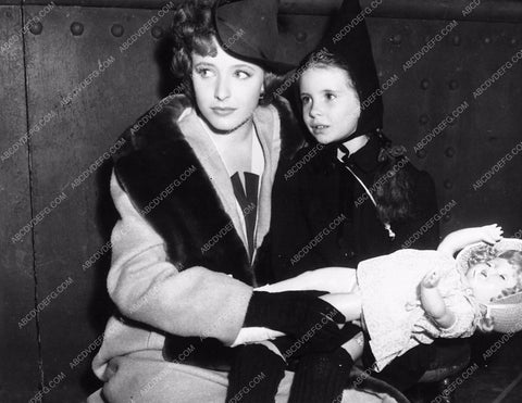 Laraine Day Margaret O'Brien Journey for Margaret 2525-29