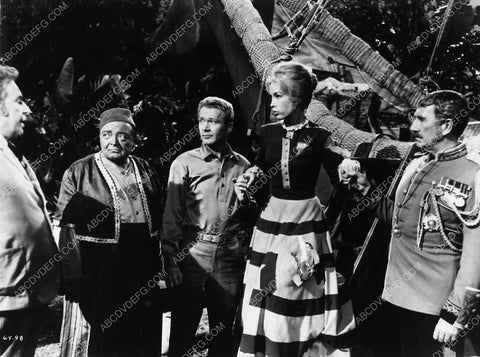 Peter Lorre Red Buttons Barbara Eden film Five Weeks in a Balloon 2528-14