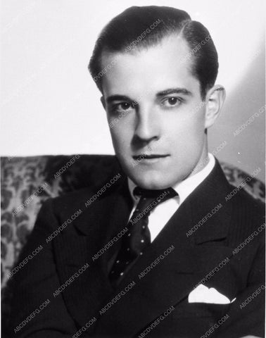 handsome Ramon Novarro portrait 2536-15