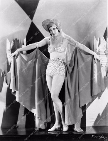 Lucille Miller pre-code leggy cheesecake pin-up pose 2614-15