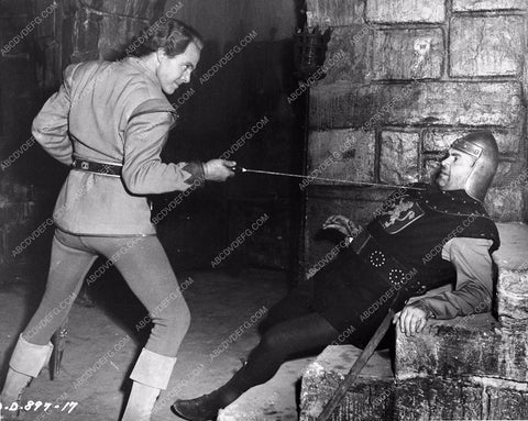 Louis Hayward fencing action film The Black Arrow 2646-29