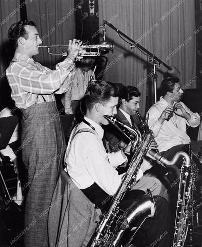 candid Harry james and band during recording session 2715-12