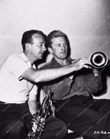 candid Harry James Kirk Douglas behind scenes Young Man with a Horn 2715-13