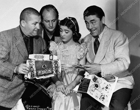 cool 3 Stooges Moe Larry Curly Edith Fellows promo Pillsbury moving picture machine 2717-22