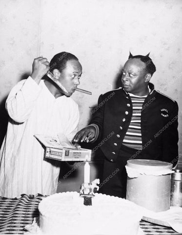 Eddie Rochester Anderson Mantan Moreland candid birthday cake 2719-08
