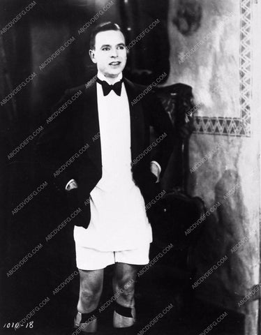 Douglas MacLean in garters silent film scene 2736-03