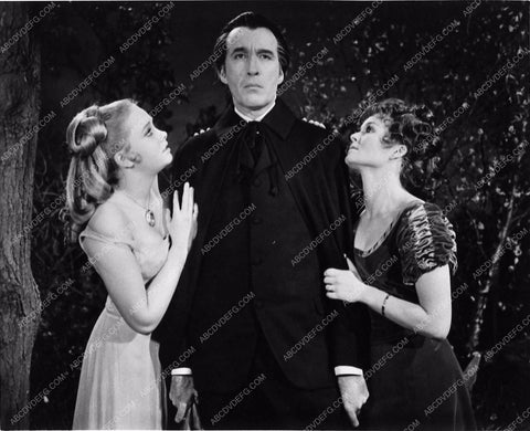 Isla Blair Christopher Lee Linda Hayden Taste the Blood of Dracula 2737-31