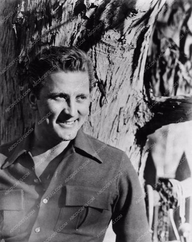 Kirk Douglas outdoor portrait 2749-06