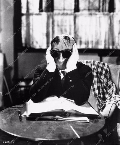 Claude Rains classic horror film The Invisible Man 2749-31