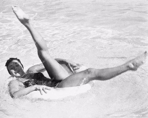 Esther Williams Dangerous When Hot 2751-18