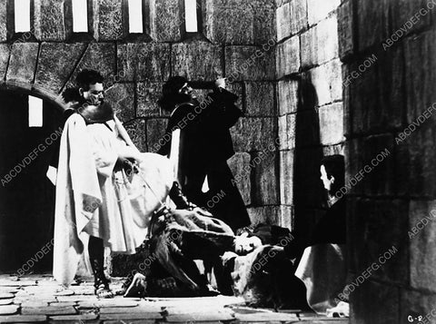 whipping scene film The Gospel According to St Matthew 2778-31