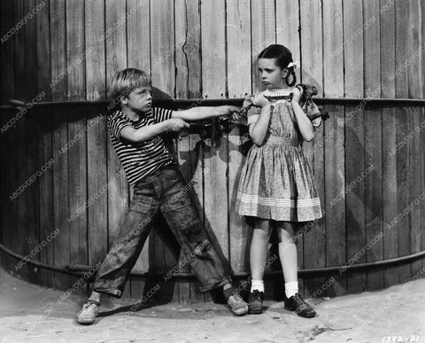 Margaret O'Brien Jackie Jenkins fim Our Vines have Tender Grapes 2832-30