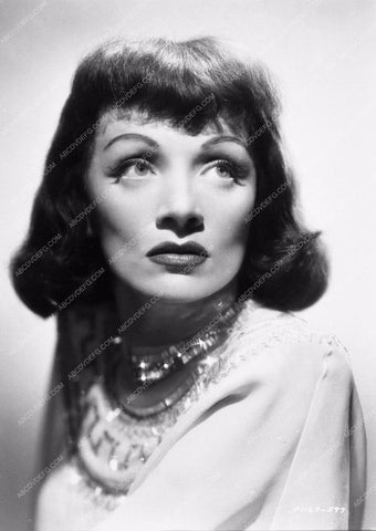 Marlene Dietrich glamour portrait 2879-08