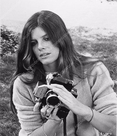 Katharine Ross and her camera film The Stepford Wives 2886-15
