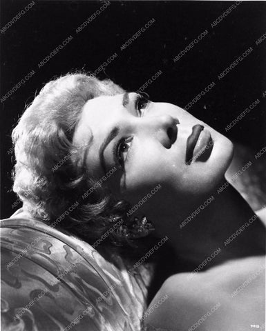 stylish Dolores Gray portrait 2920-31