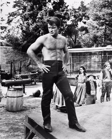 Robert Conrad shirtless 2936-31