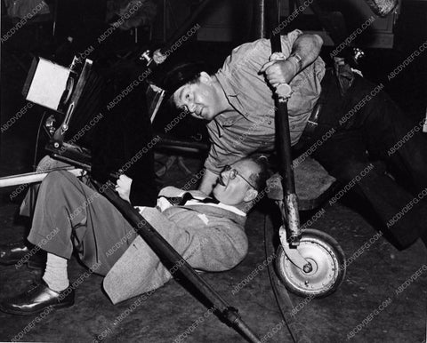 Thomas Mitchell Victor Fleming behind the scenes Adventure 2949-11