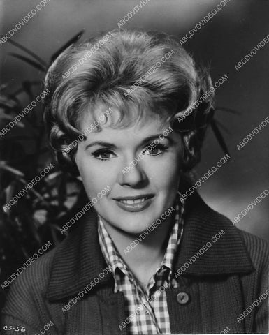 Connie Stevens portrait 2996-01