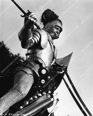 Louis Hayward sword fighting film The Black Arrow 2996-18