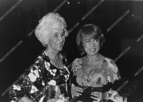 candid Terry Moore and her mother 3051-05