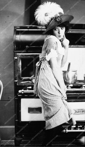 Colleen Moore funny in the kitchen So Long Letty 3078-21