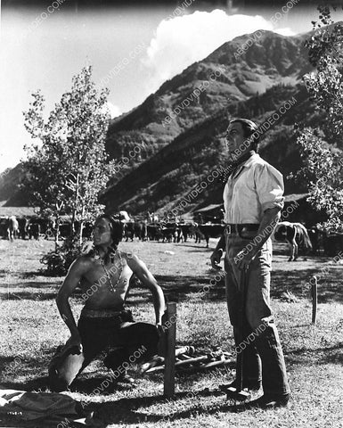 Robert Taylor western film Devil's Doorway 3098-14