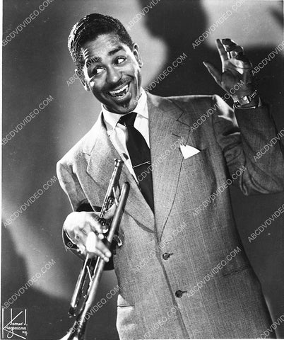music Dizzy Gillespie w his trumpet portrait 3098-29