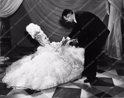 Norma Shearer behind the scenes wardrobe Marie Antoinette 3101-35