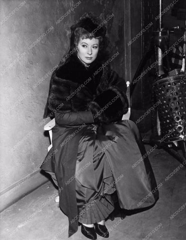 behind the scenes candid Greer Garson That Forsyte Woman 3104-13