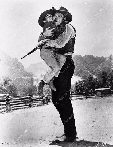 Chuck Connors Johnny Crawford western TV show The Rifleman 3110-36