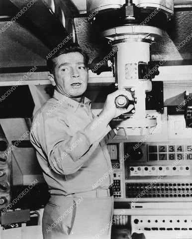 Richard Basehart at the periscope TV Voyage to the Bottom of the Sea 3133-27