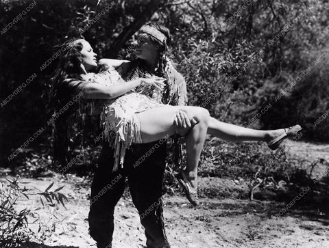 leggy Yvonne De Carlo in western film Deerslayer 3186-23