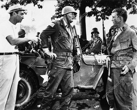director Melville Shavelson John Wayne Kirk Douglas film Cast a Giant Shadow 3197-16