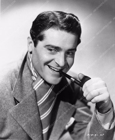 Francis Lederer portrait with pipe 3199-03