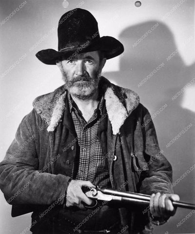 Walter Brennan 3218-17