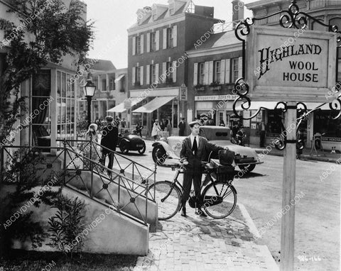 Robert Montgomery w his bicycle and basket film Night Must Fall 3220-22