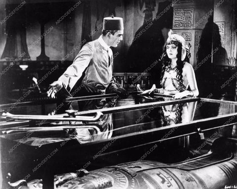 Boris Karloff Zita Johann from classic film Mummy 3266-01