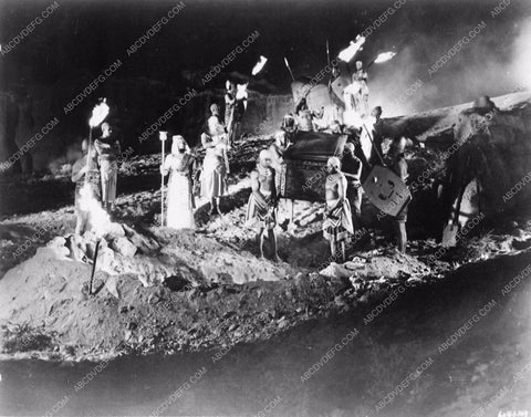 classic horror scene from The Mummy 3266-07