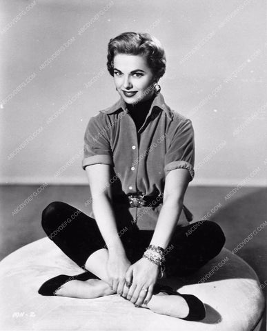 beautiful Martha Hyer on giant pillow 3369-31