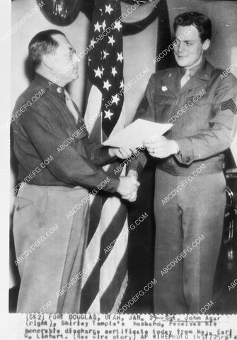 news photo John Agar getting discharged from the service 3381-22