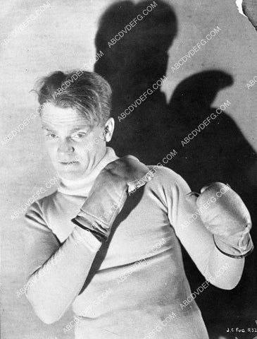 James Cagney in the boxing gloves 3381-23