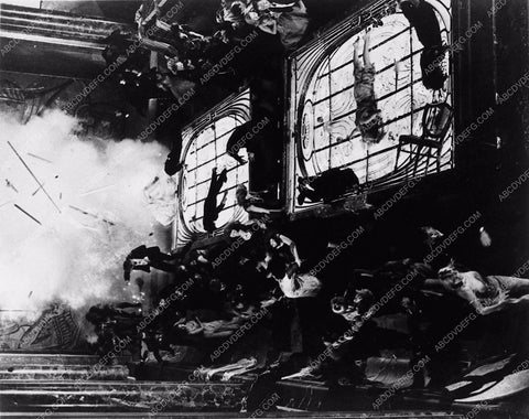 action disaster sequence film The Poseidan Adventure 3458-16