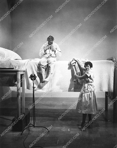 cool behind scenes Grant Williams giant sets film The Incredible Shrinking Man 3495-16