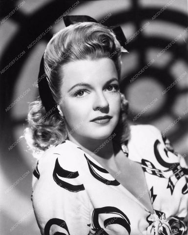 Dale Evans beautiful fashion portrait Hitchhike to Happiness 3528-22